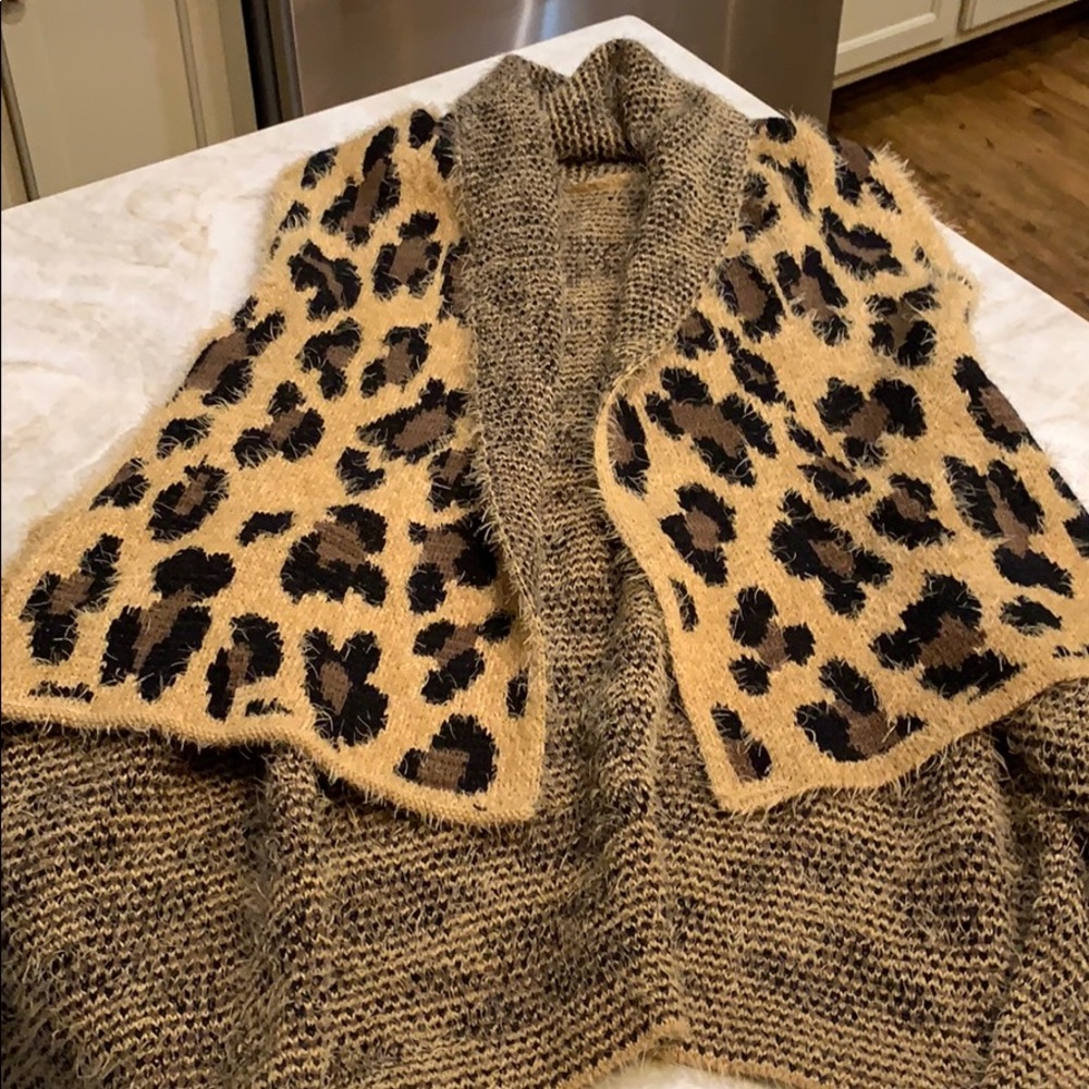 Stylish Leopard Vest OS